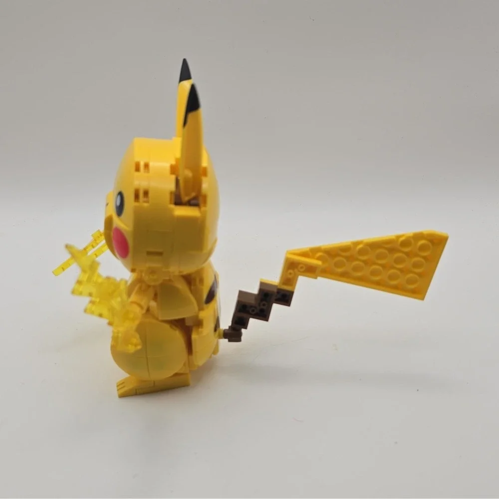 Pokémon Pikachu Interlocking Building Blocks Figure w/ Lightning, 211pcs